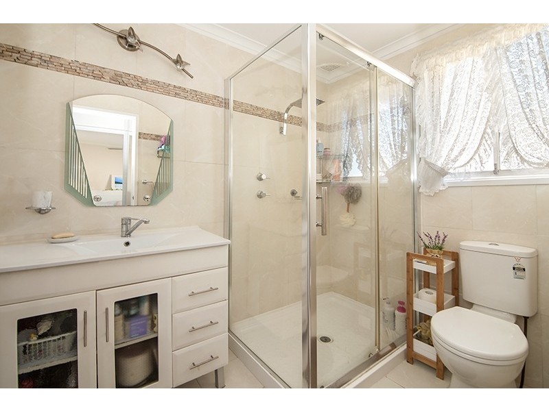 8 Durness Place, St Andrews NSW 2566