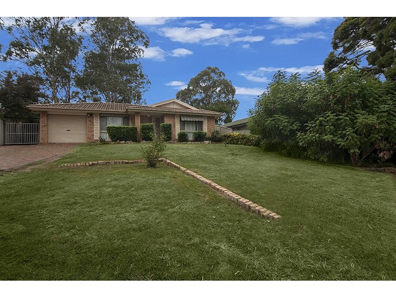 16 BLADES PLACE, Mount Annan NSW 2567