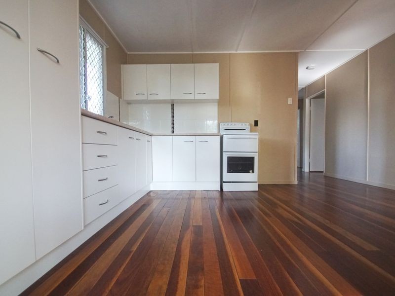 37 Blaxland Street, Eastern Heights QLD 4305
