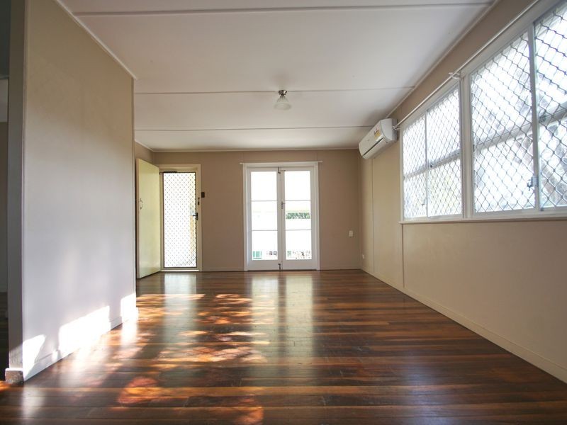 37 Blaxland Street, Eastern Heights QLD 4305