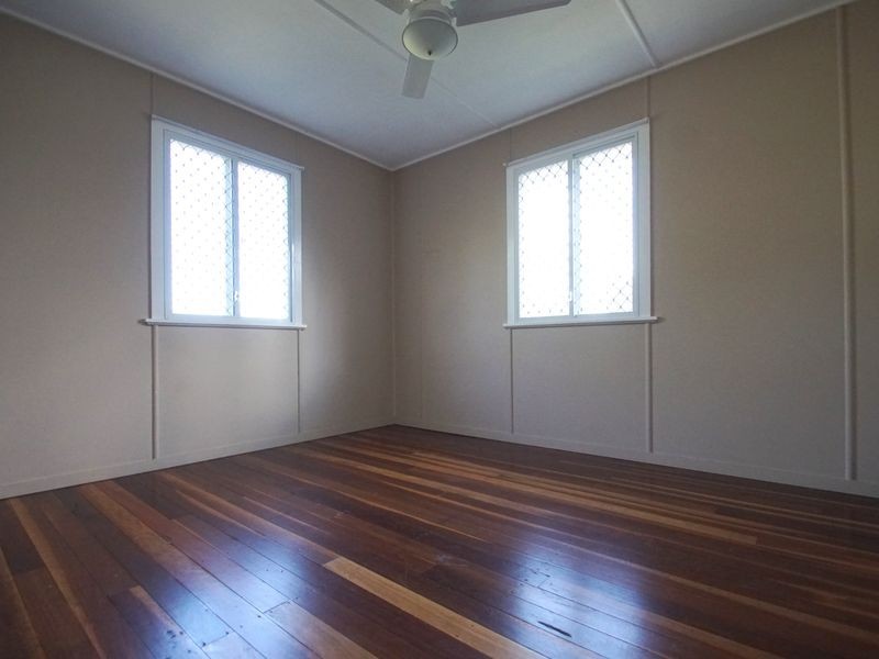 37 Blaxland Street, Eastern Heights QLD 4305