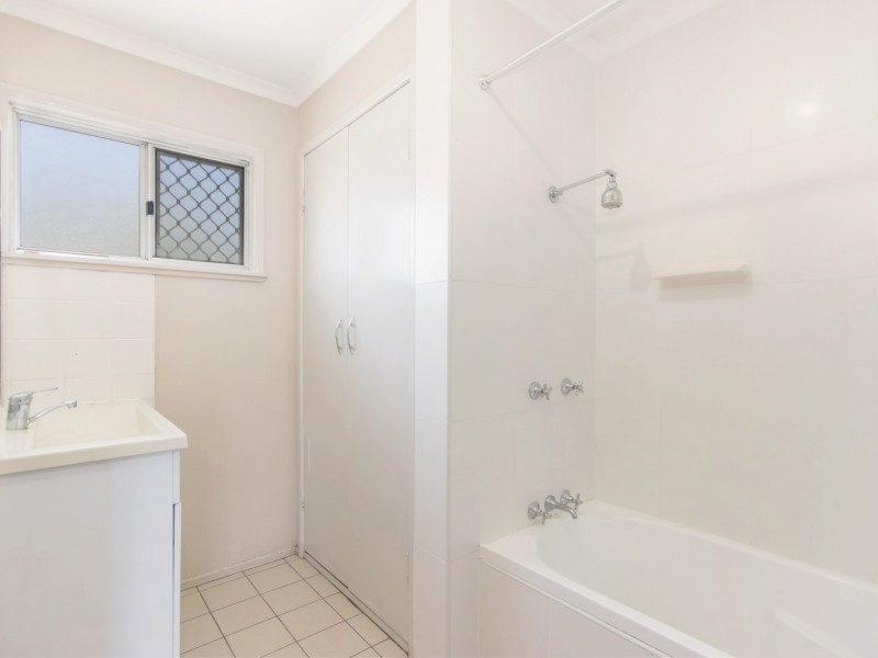 21 Prunda Parade, Raceview QLD 4305