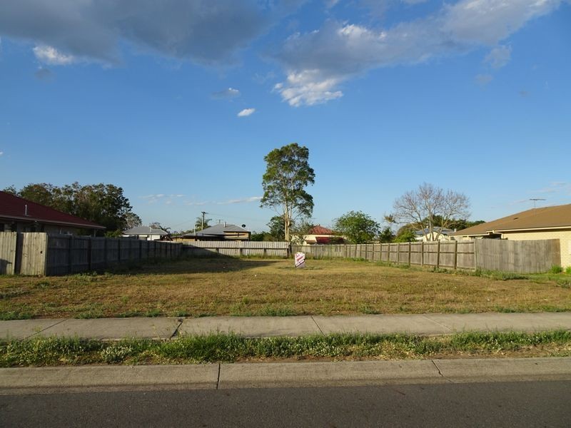 8 Bray Street, Lowood QLD 4311