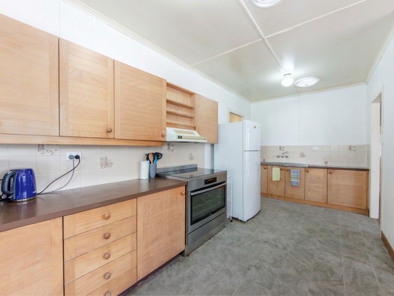 4 Emerald Street, Brassall QLD 4305