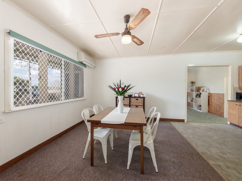 4 Emerald Street, Brassall QLD 4305