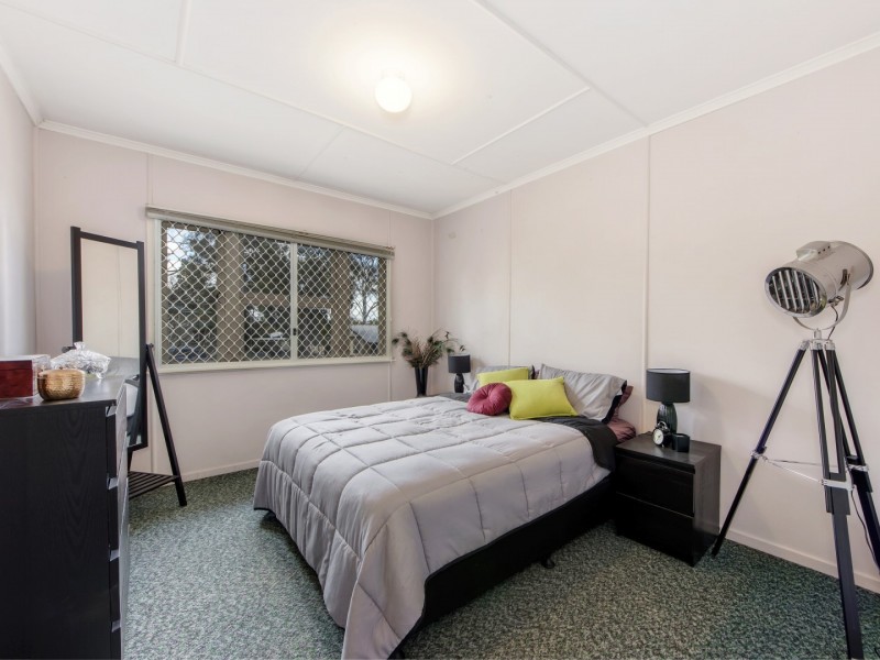 4 Emerald Street, Brassall QLD 4305