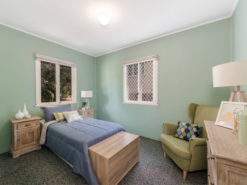 4 Emerald Street, Brassall QLD 4305