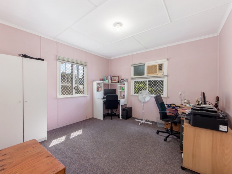 4 Emerald Street, Brassall QLD 4305
