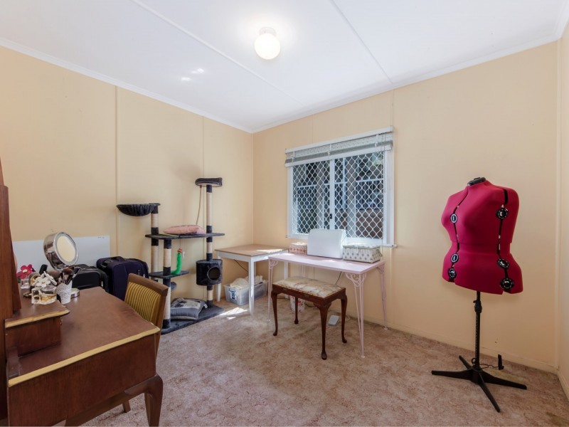 4 Emerald Street, Brassall QLD 4305