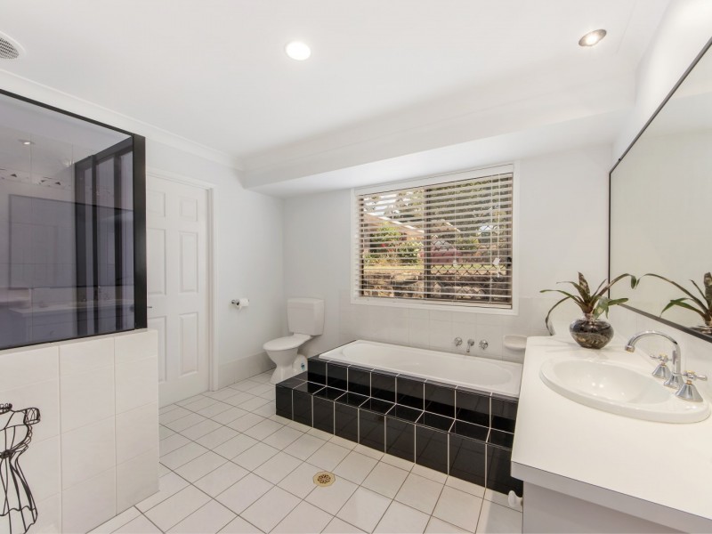 4 Bowtell Court, Collingwood Park QLD 4301