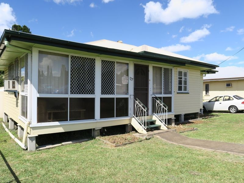 127 Blackstone Road, Silkstone QLD 4304