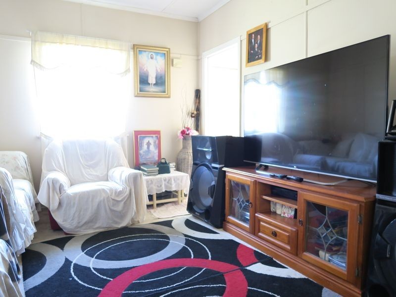 127 Blackstone Road, Silkstone QLD 4304