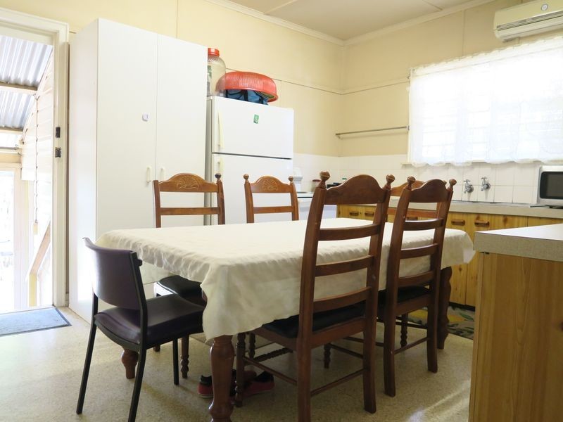 127 Blackstone Road, Silkstone QLD 4304