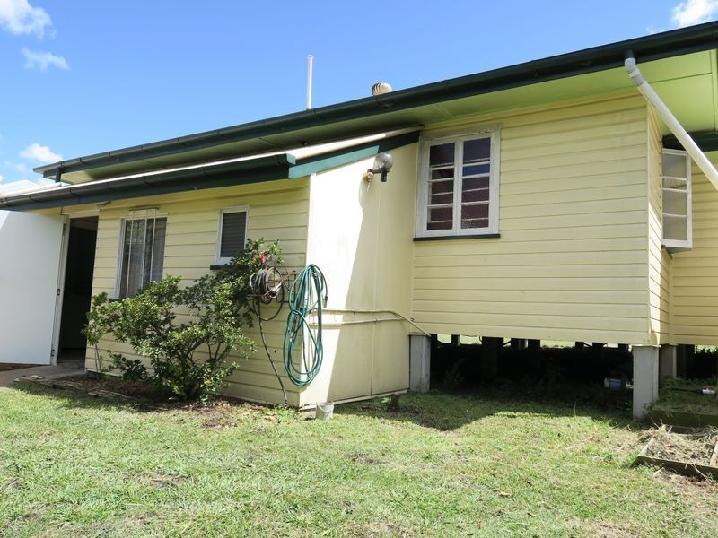 127 Blackstone Road, Silkstone QLD 4304