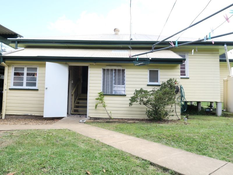 127 Blackstone Road, Silkstone QLD 4304