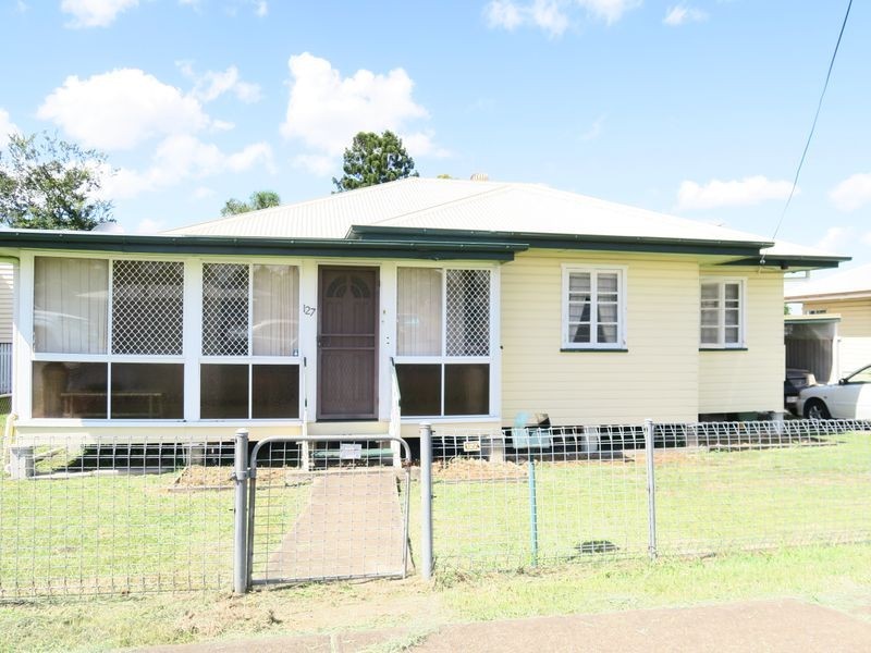 127 Blackstone Road, Silkstone QLD 4304