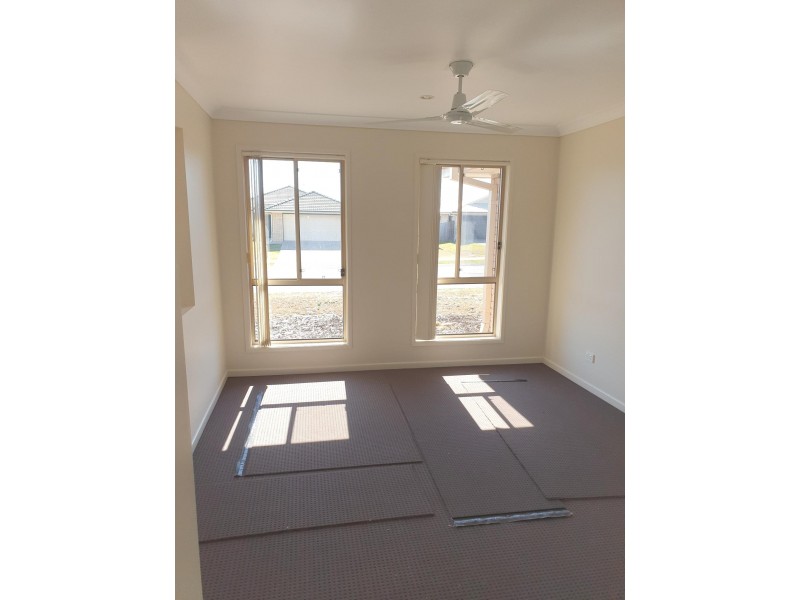 49 Banksia Drive, Raceview QLD 4305