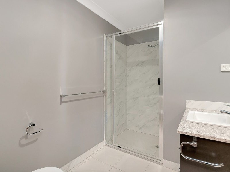 1/3 Bulloo Crescent, Brassall QLD 4305