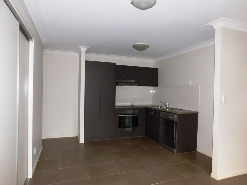 2/23 Knightsbridge Drive, Chuwar QLD 4306