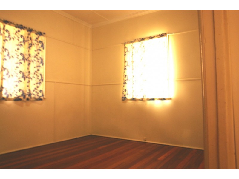 10 Shine Street, One Mile QLD 4305