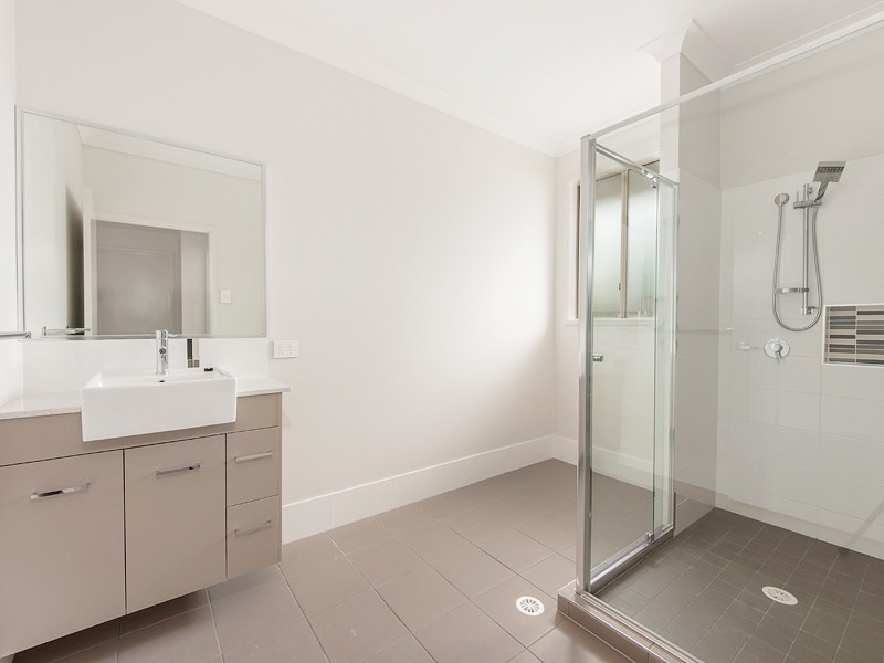 10a Shine Street, One Mile QLD 4305