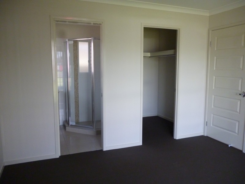 157 Whitehill Road, Eastern Heights QLD 4305