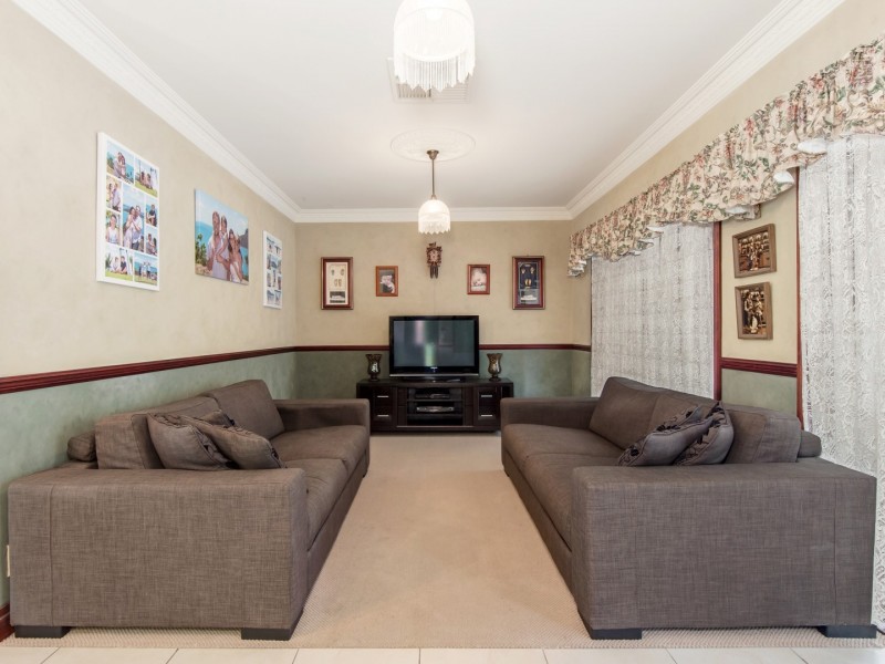 54 Velvet Street, Pine Mountain QLD 4306