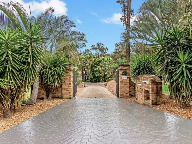 54 Velvet Street, Pine Mountain QLD 4306