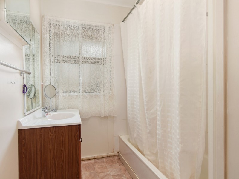 8 Odette Street, Leichhardt QLD 4305