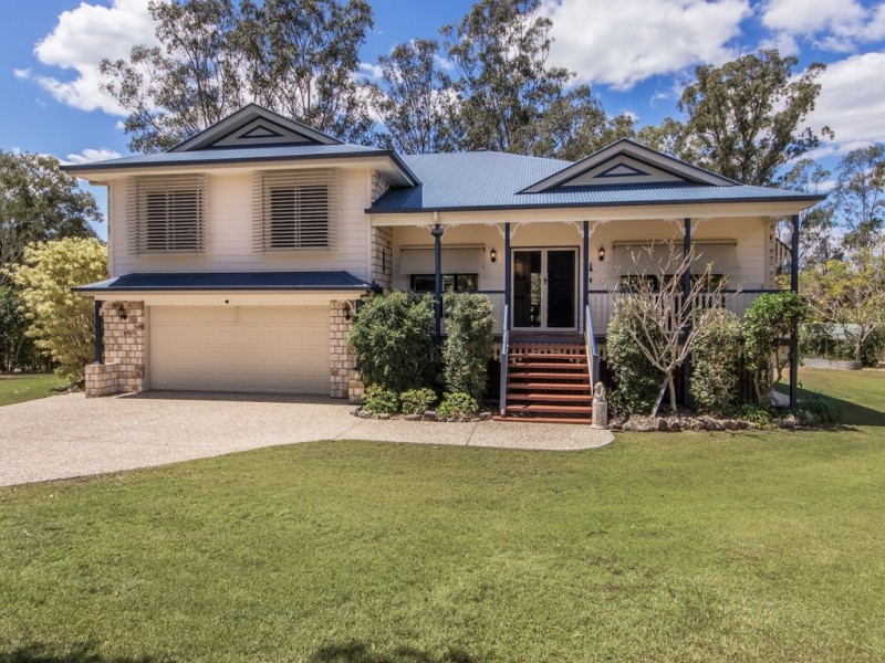 21 Lipizzaner Place, Pine Mountain QLD 4306