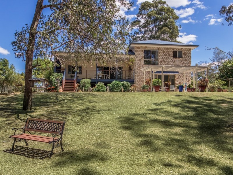 21 Lipizzaner Place, Pine Mountain QLD 4306