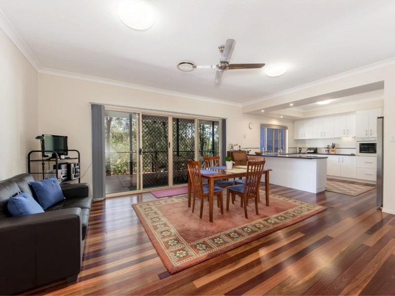 21 Lipizzaner Place, Pine Mountain QLD 4306