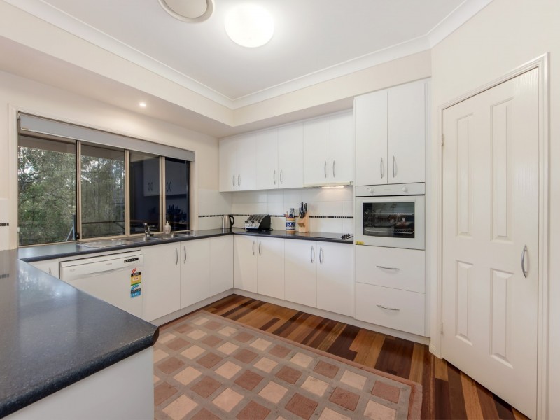 21 Lipizzaner Place, Pine Mountain QLD 4306