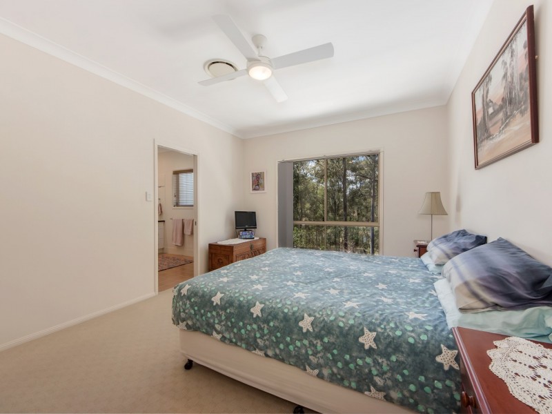 21 Lipizzaner Place, Pine Mountain QLD 4306