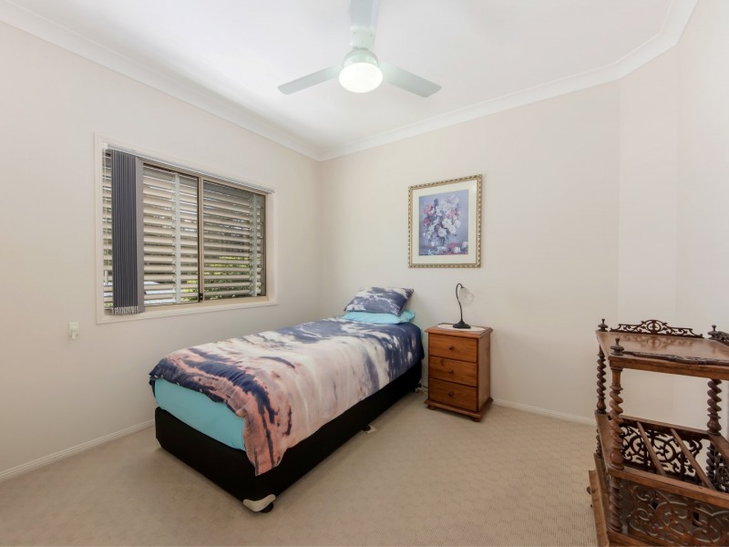 21 Lipizzaner Place, Pine Mountain QLD 4306