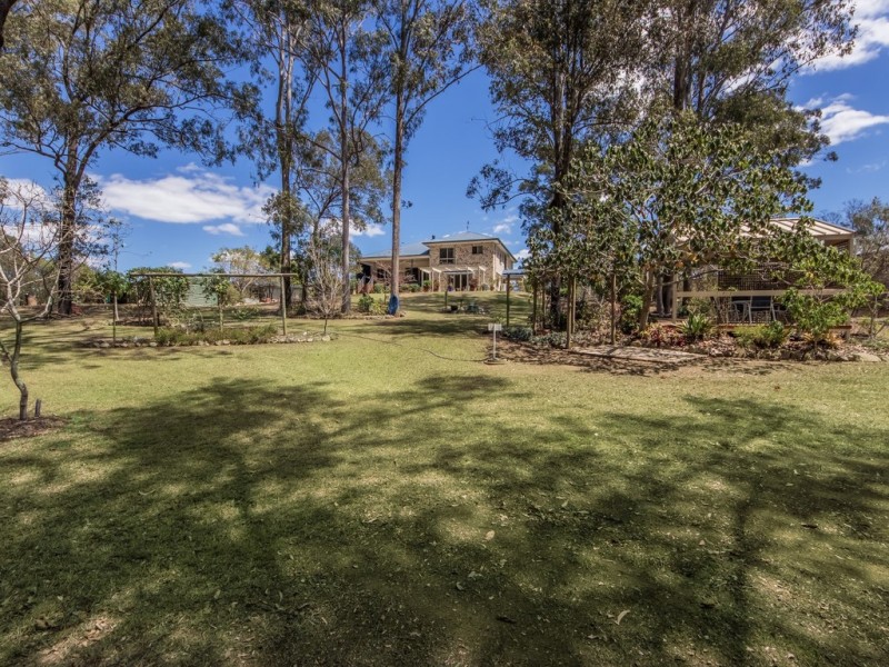 21 Lipizzaner Place, Pine Mountain QLD 4306