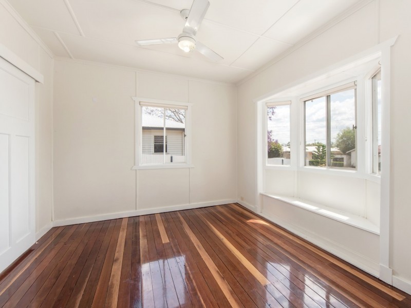 17 Rex Street, Eastern Heights QLD 4305