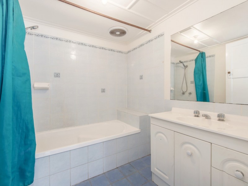 17 Rex Street, Eastern Heights QLD 4305