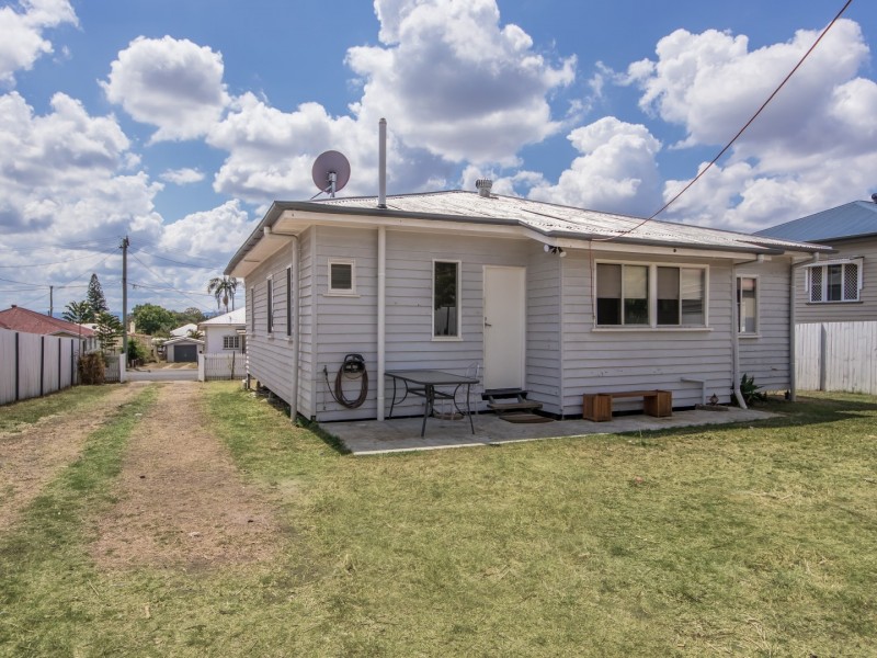 17 Rex Street, Eastern Heights QLD 4305