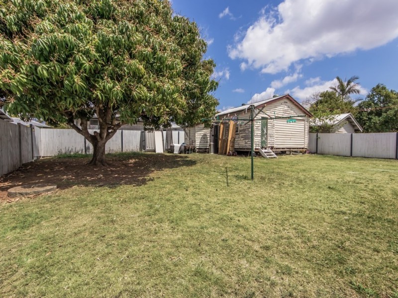 17 Rex Street, Eastern Heights QLD 4305