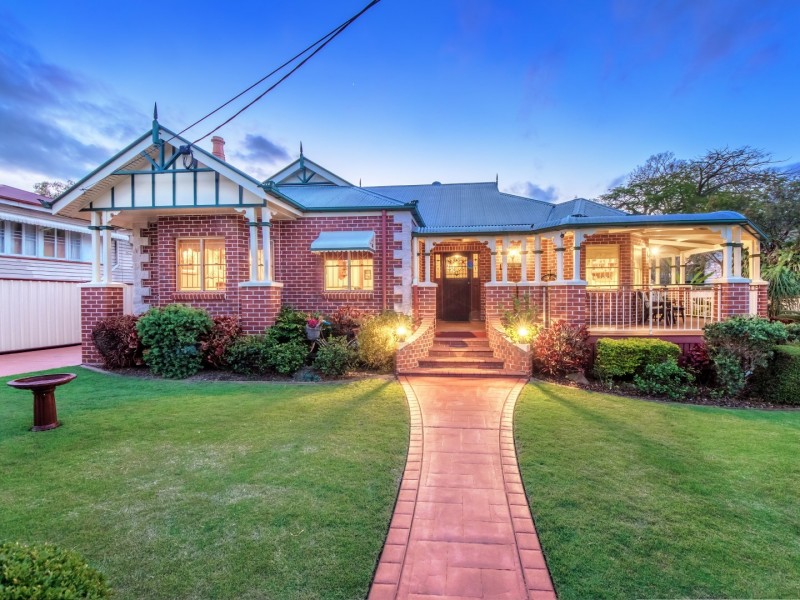 10 Dudleigh Street, Booval QLD 4304