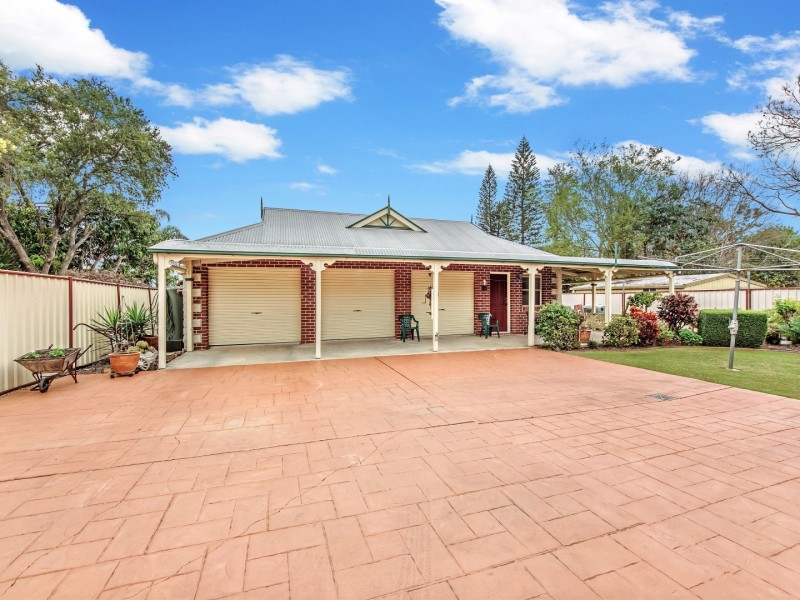 10 Dudleigh Street, Booval QLD 4304