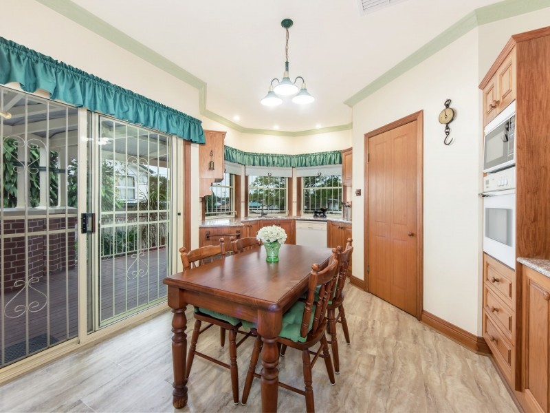 10 Dudleigh Street, Booval QLD 4304