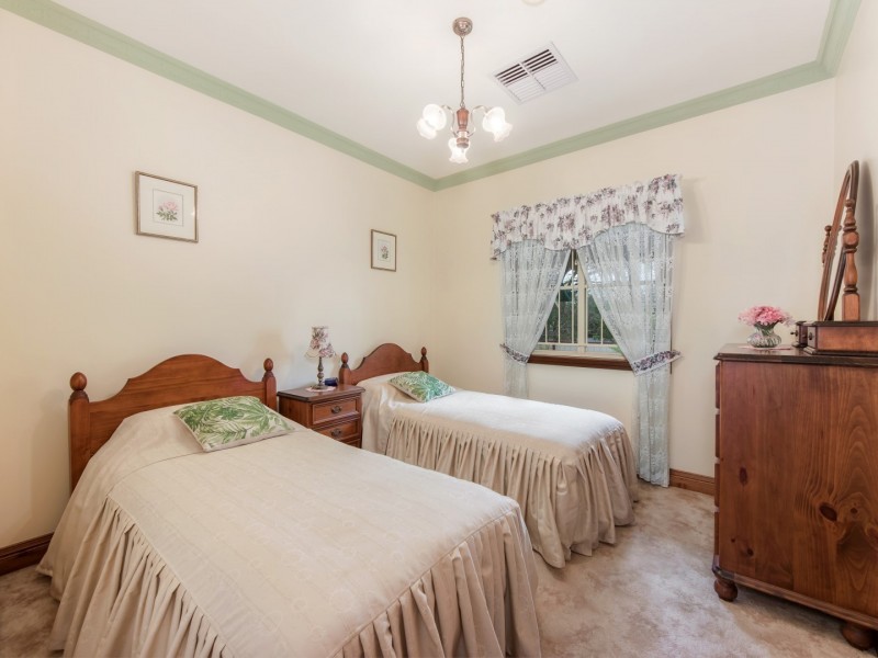 10 Dudleigh Street, Booval QLD 4304