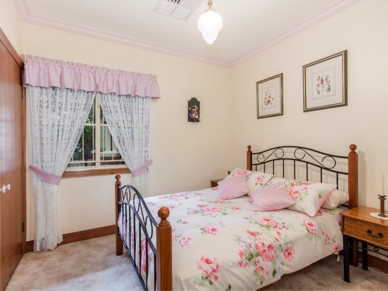 10 Dudleigh Street, Booval QLD 4304