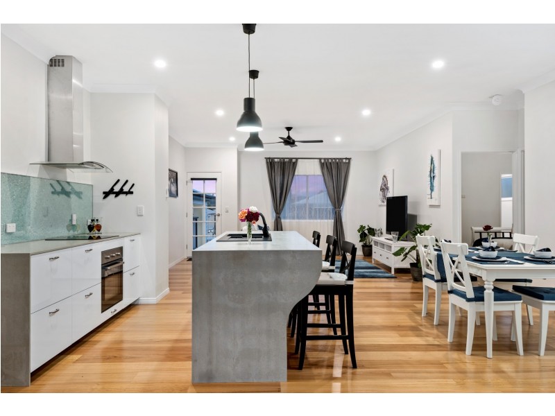 1 Walkers Lane, Booval QLD 4304