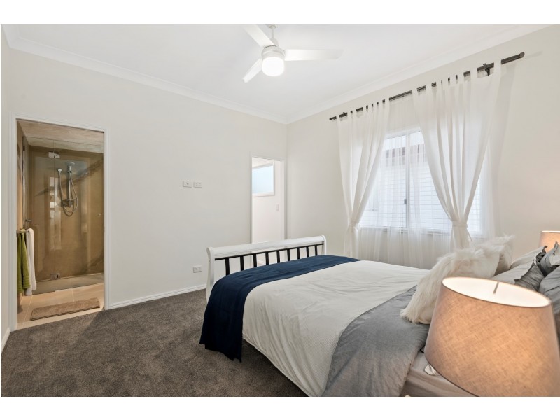 1 Walkers Lane, Booval QLD 4304