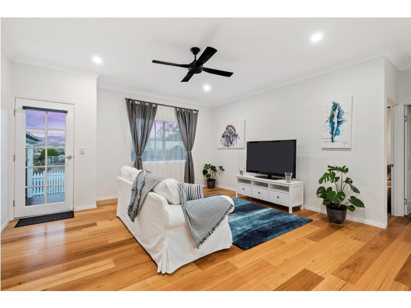 1 Walkers Lane, Booval QLD 4304