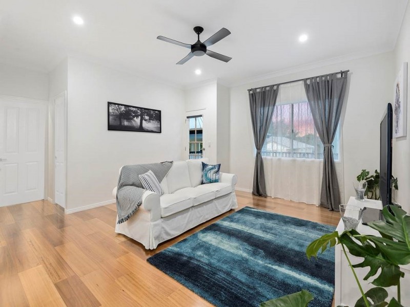 1 Walkers Lane, Booval QLD 4304