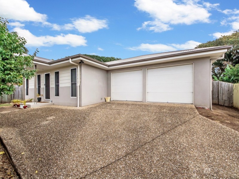 13 Macquarie Street, Booval QLD 4304